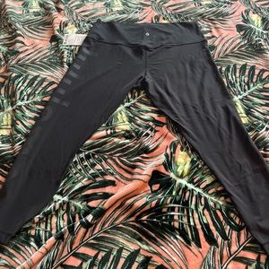 Lululemon Align HR 25” black with logo down leg